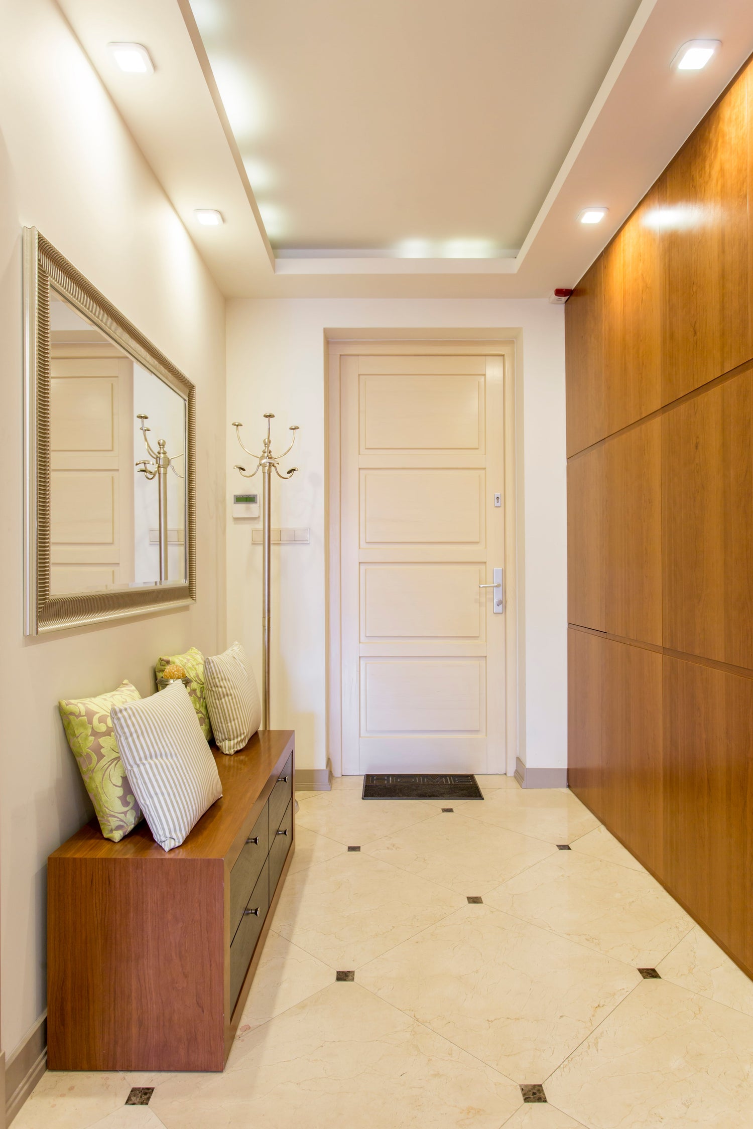 L'arte delle Prime Impressioni: Creare un Ingresso Accogliente con i Mobili Giusti