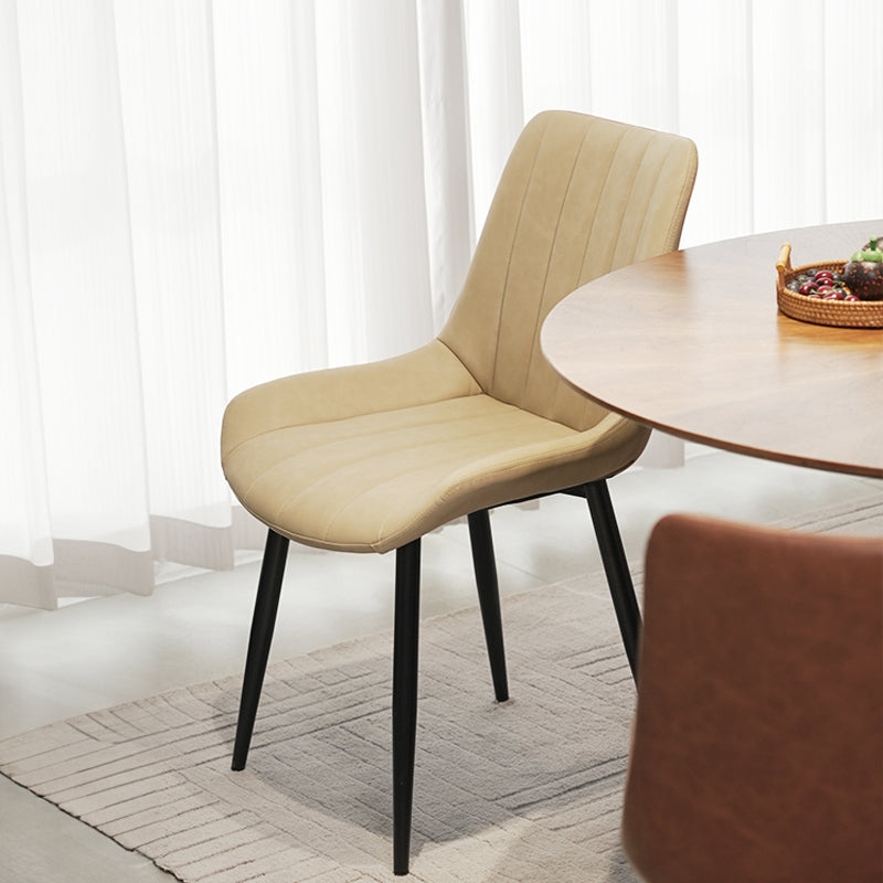 Sedie e poltrone OFCASA in similpelle - collezioni verde e marrone per sala da pranzo e cucina. Arredamento e complementi d'arredo moderni.