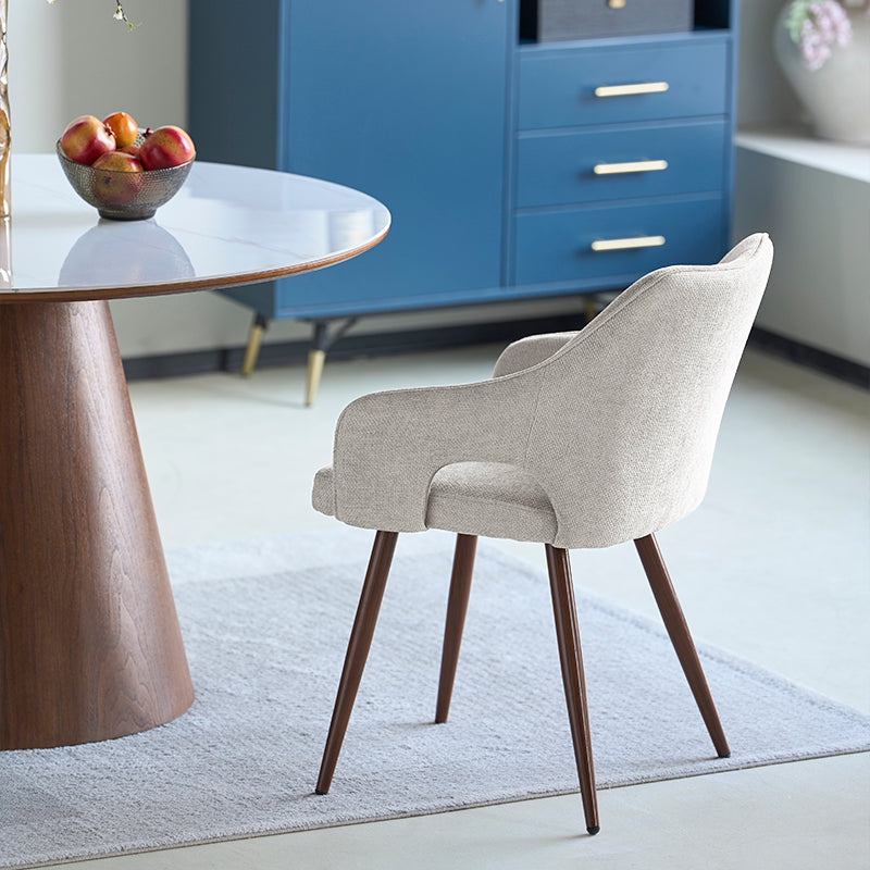 Sedia da pranzo Sage OFCASA con braccioli in lino grigio e gambe in metallo effetto noce - design scandinavo moderno