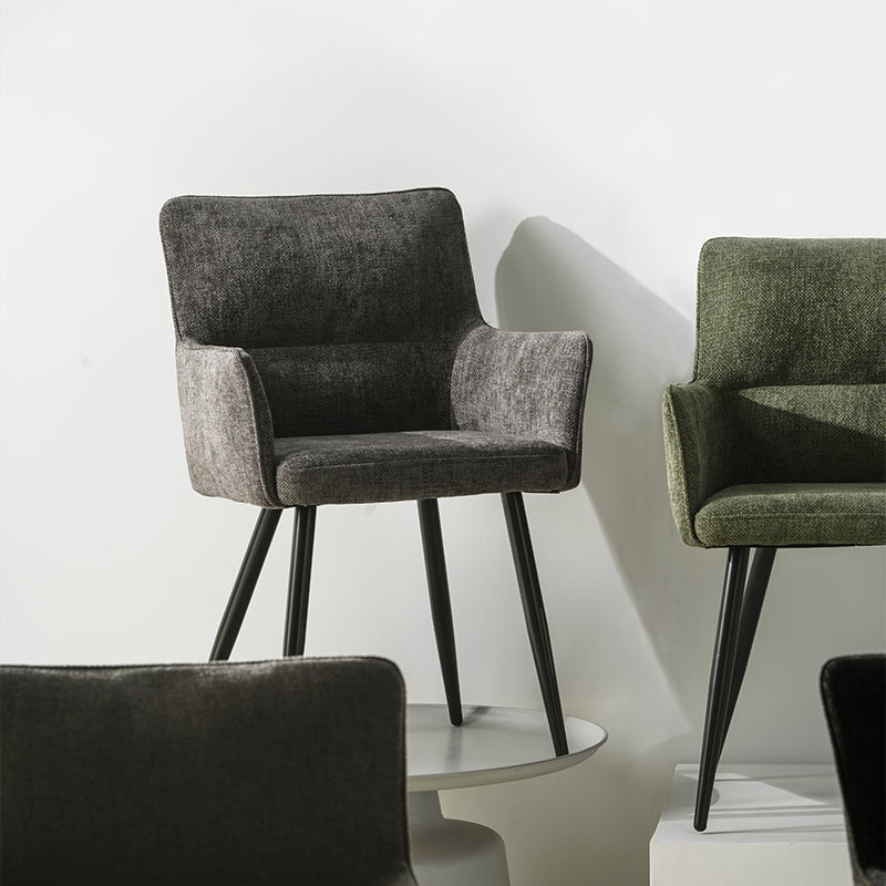 Sedia da pranzo con braccioli in lino grigio scuro e gambe in legno scuro, stile industrial chic