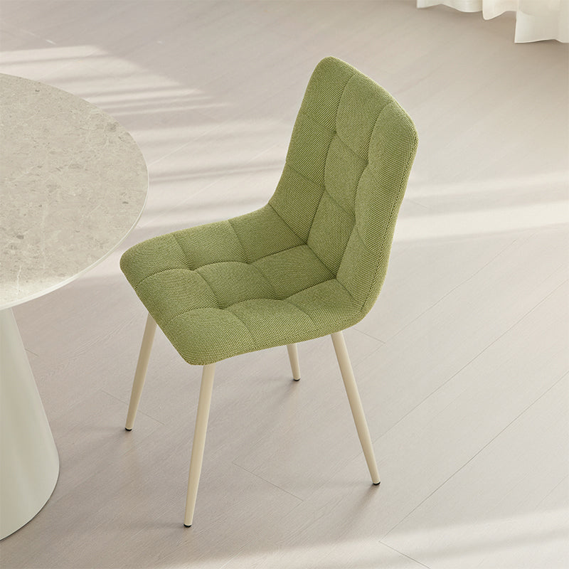 Sedie da pranzo Aoife in tessuto lino beige, gambe nere metalliche, design moderno e confortevole per sala da pranzo