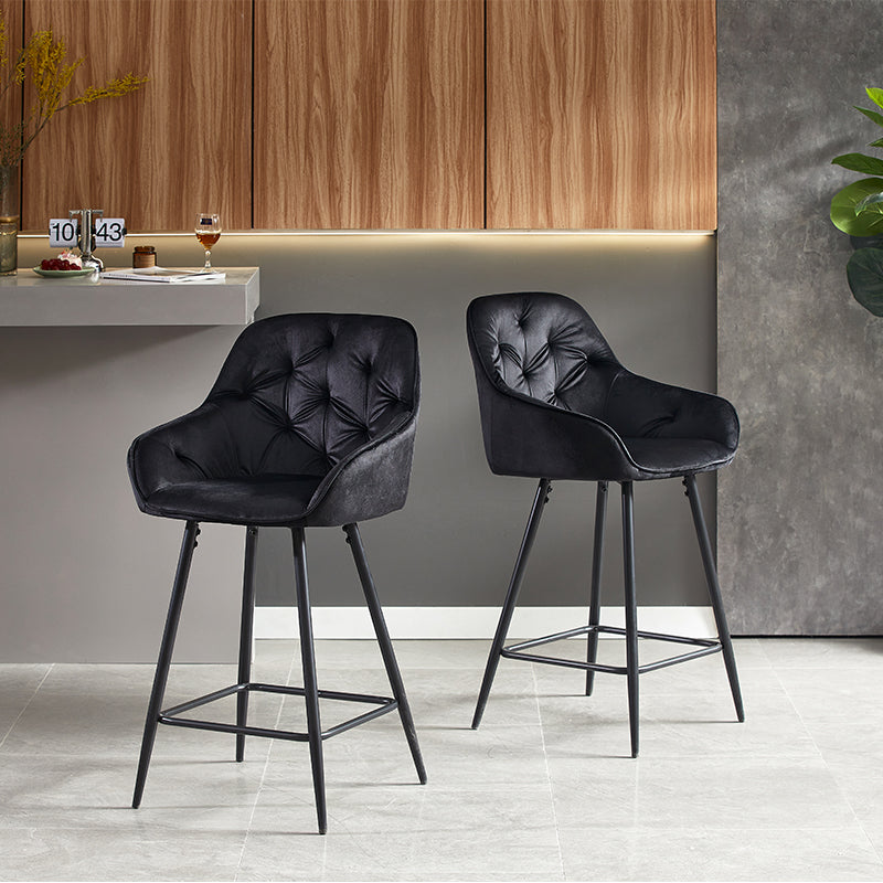 Coppia di sgabelli da bar alti Keaton in tessuto grigio con struttura in acciaio nero, perfetti per isole cucina moderne