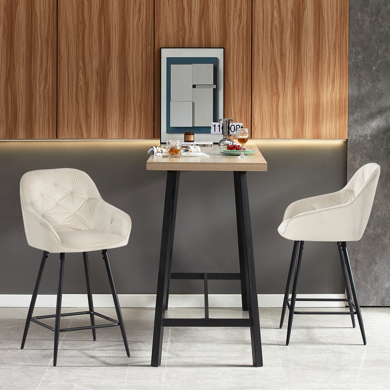 Coppia di sgabelli da bar alti Keaton in tessuto grigio con struttura in acciaio nero, perfetti per isole cucina moderne