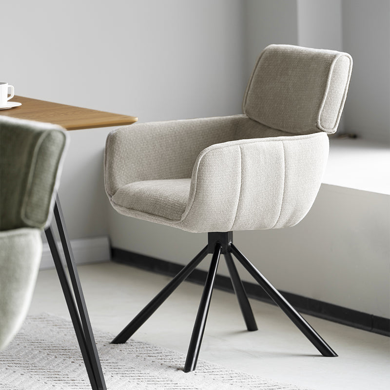 Sedia da pranzo girevole Elara HDC233029 con braccioli, rivestita in chenille beige e base metallica dorata - rotazione 360° per massima libertà di movimento