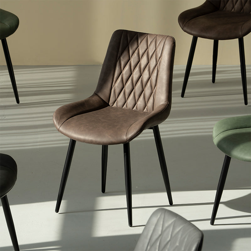 Sedie e poltrone OFCASA in similpelle - collezioni verde e marrone per sala da pranzo e cucina. Arredamento e complementi d'arredo moderni.
