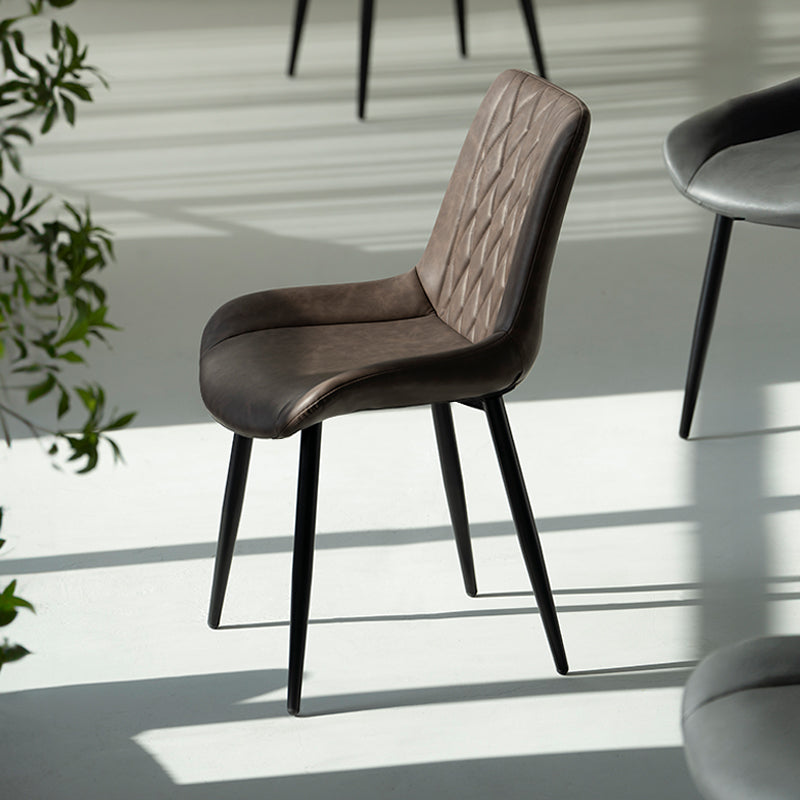 Sedie e poltrone OFCASA in similpelle - collezioni verde e marrone per sala da pranzo e cucina. Arredamento e complementi d'arredo moderni.