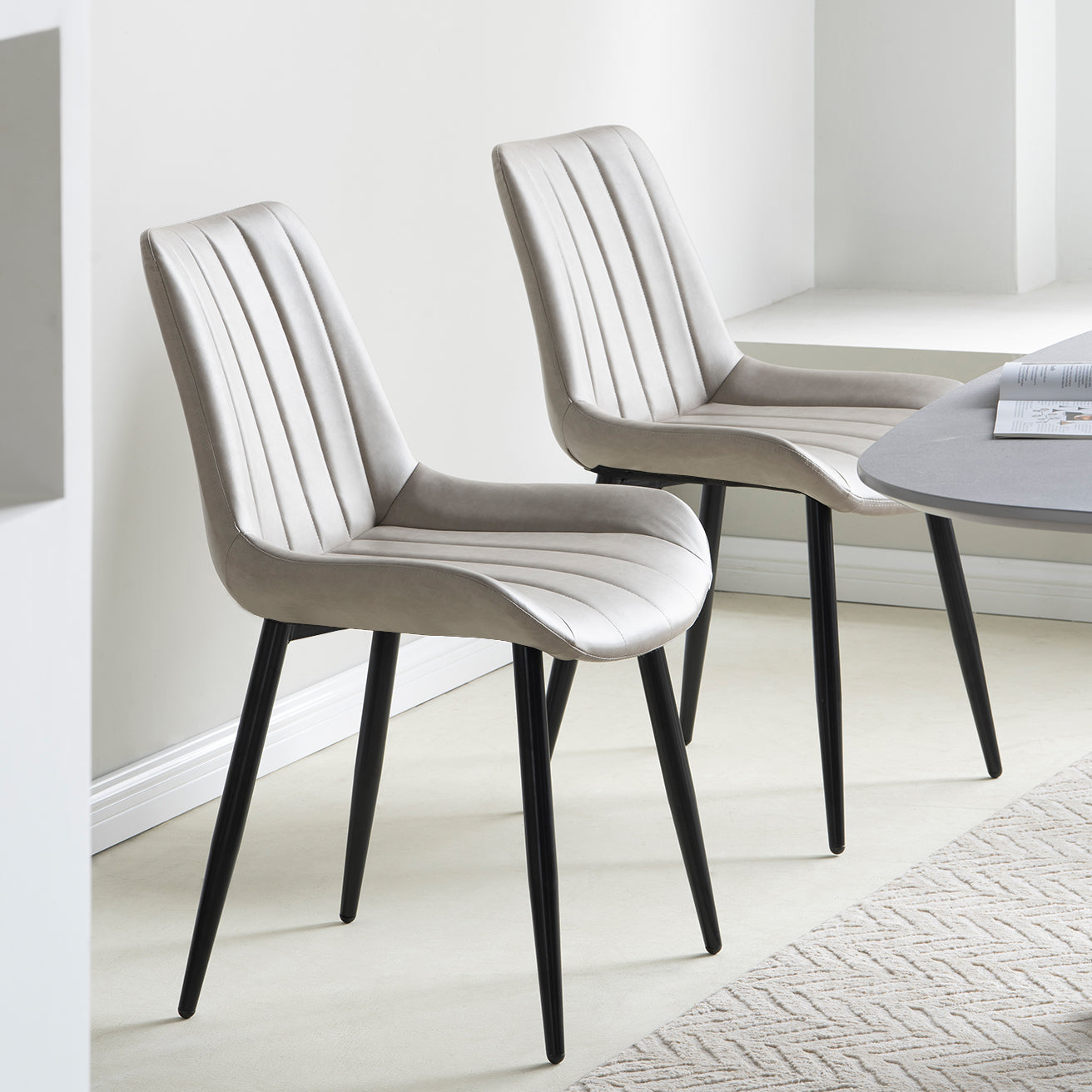 Sedie e poltrone OFCASA in similpelle - collezioni verde e marrone per sala da pranzo e cucina. Arredamento e complementi d'arredo moderni.