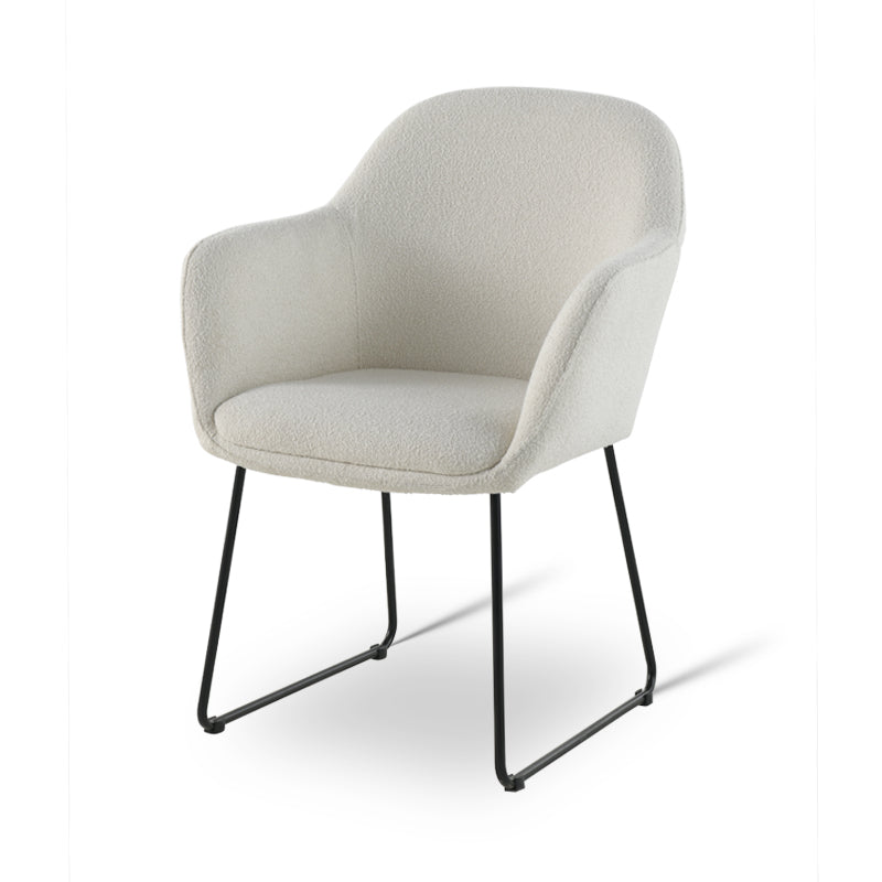 Set di 2 sedie da pranzo Neve UDC22123 in velluto grigio antimacchia con struttura metallica dorata. Altezza seduta 45 cm, peso massimo supportato 120 kg. Ideali per tavoli moderni e salotti eleganti.