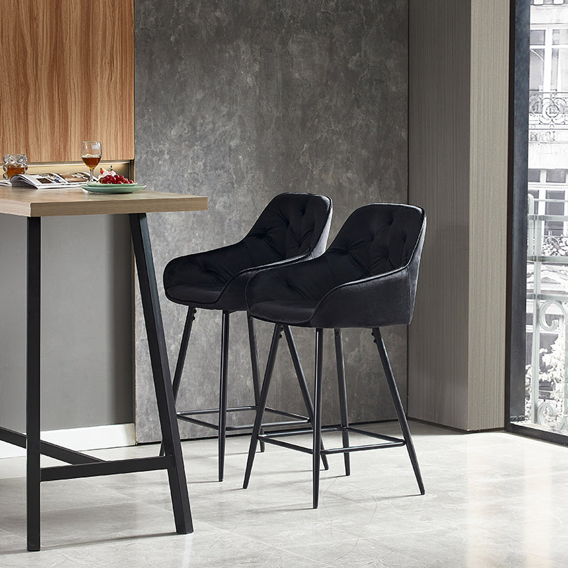 Coppia di sgabelli da bar alti Keaton in tessuto grigio con struttura in acciaio nero, perfetti per isole cucina moderne