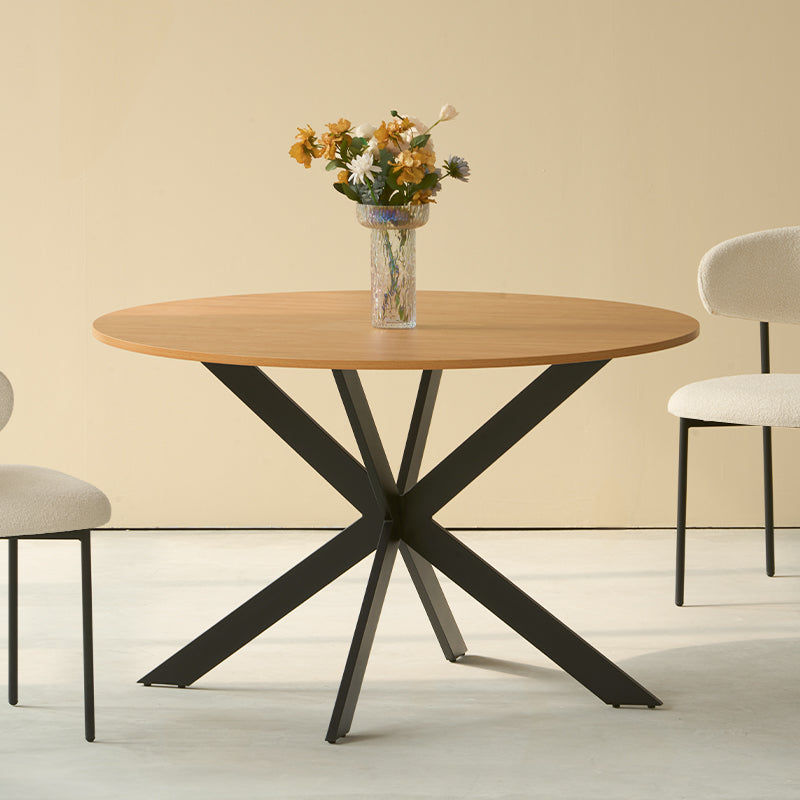 Tavolo da pranzo rotondo Tilly di OFCASA con piano in melamina effetto legno e gambe metalliche a X, diametro 120 cm